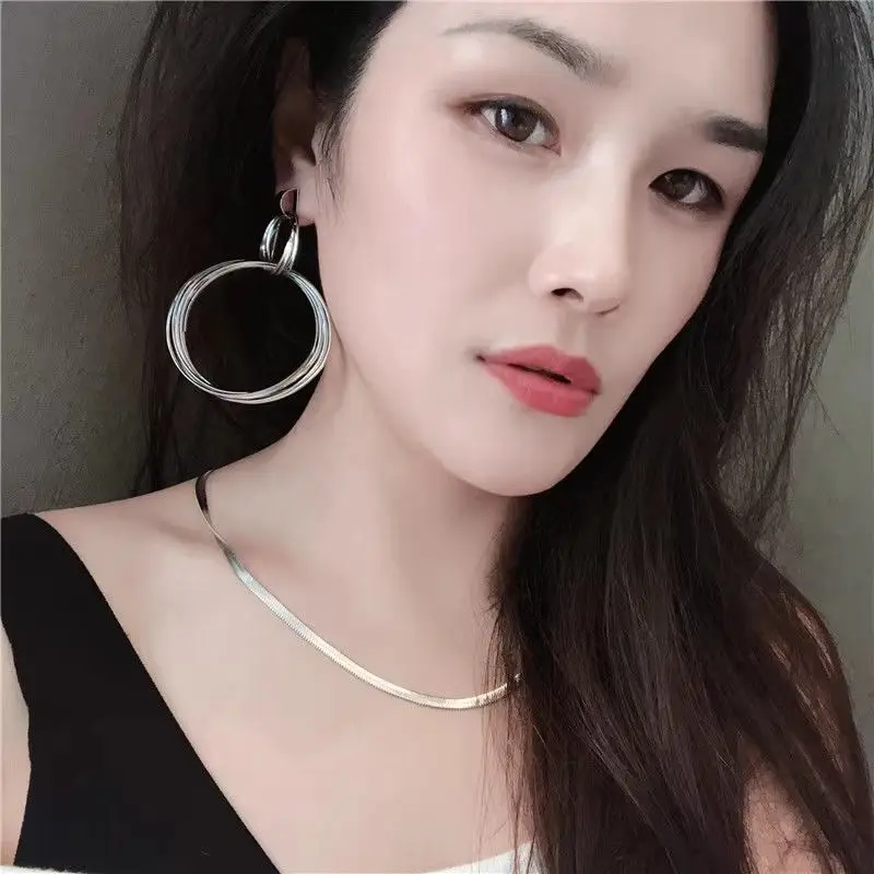 Exaggerated circular ring fashion cool silver needle anti allergy earrings showcase women's fashion style