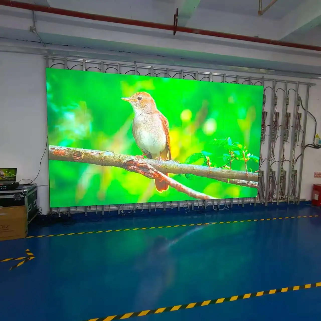 P2P2.5 LED Textured GOB Art Display Screen Mural Indoor Art Gallery Screen for Creative Display