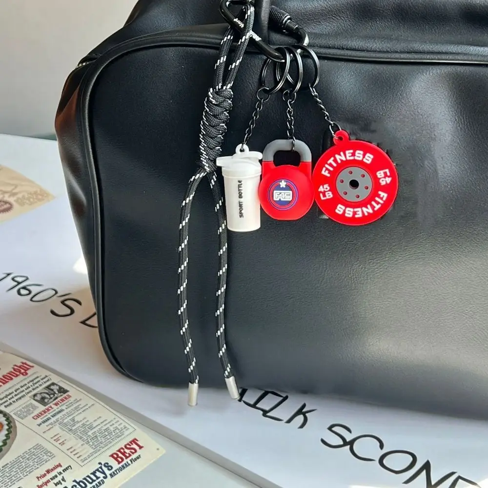 Mini placas de barra, llavero con pesas rusas con hebilla en forma de D, llavero con mancuernas de simulación, tazas de agua creativas