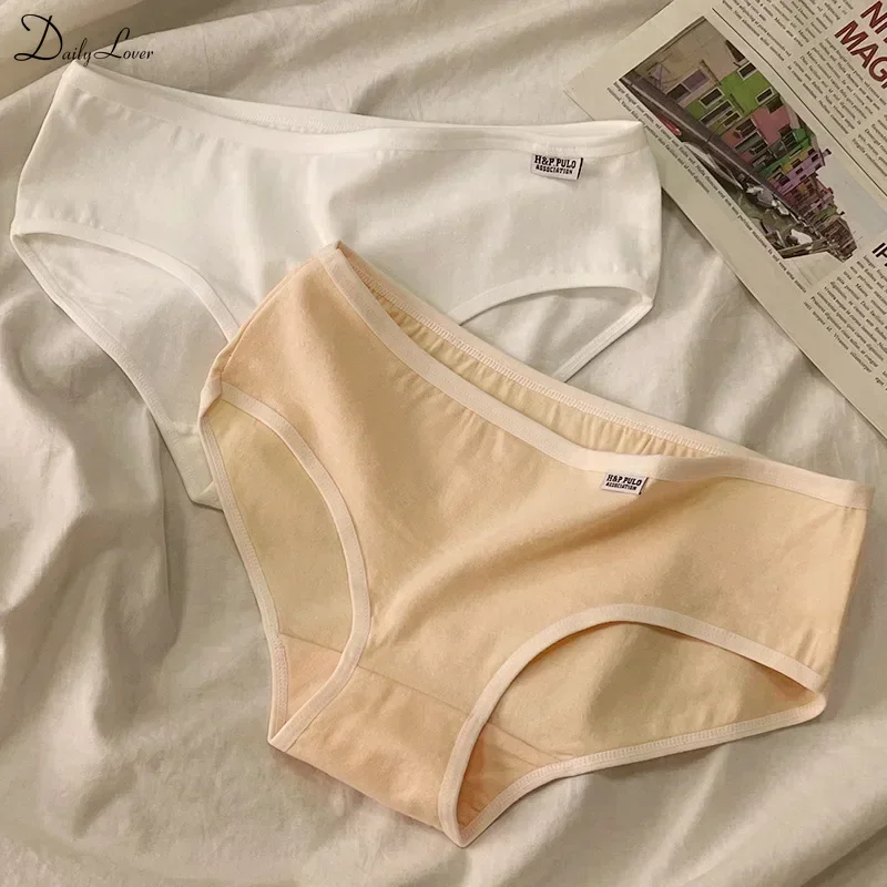 Mutandine di colore solido intimo di base da donna slip da ragazza a vita media pantaloncini morbidi e traspiranti da donna comodi pantaloni intimi