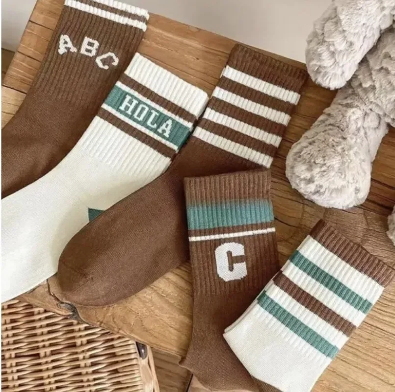 5 paia/set sportivo autunno bambini ragazzo ragazza calzino chic coreano caffè colore beige lettera calzino autunno primavera morbido cotone scuola