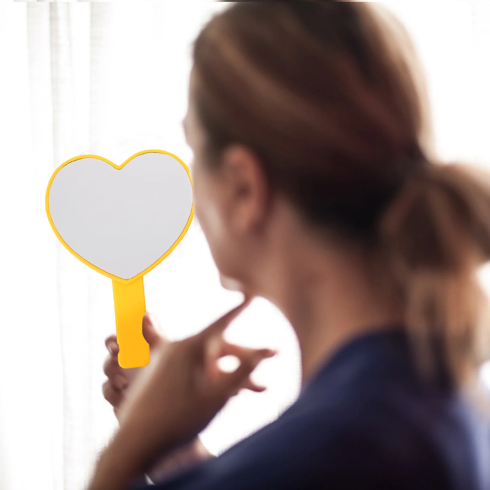 2 Stück tragbarer herzförmiger Handspiegel, langlebig, praktisch für Reisen, Heimgebrauch, Geschenk für Mädchen, Frauen, Studenten, Lehrer