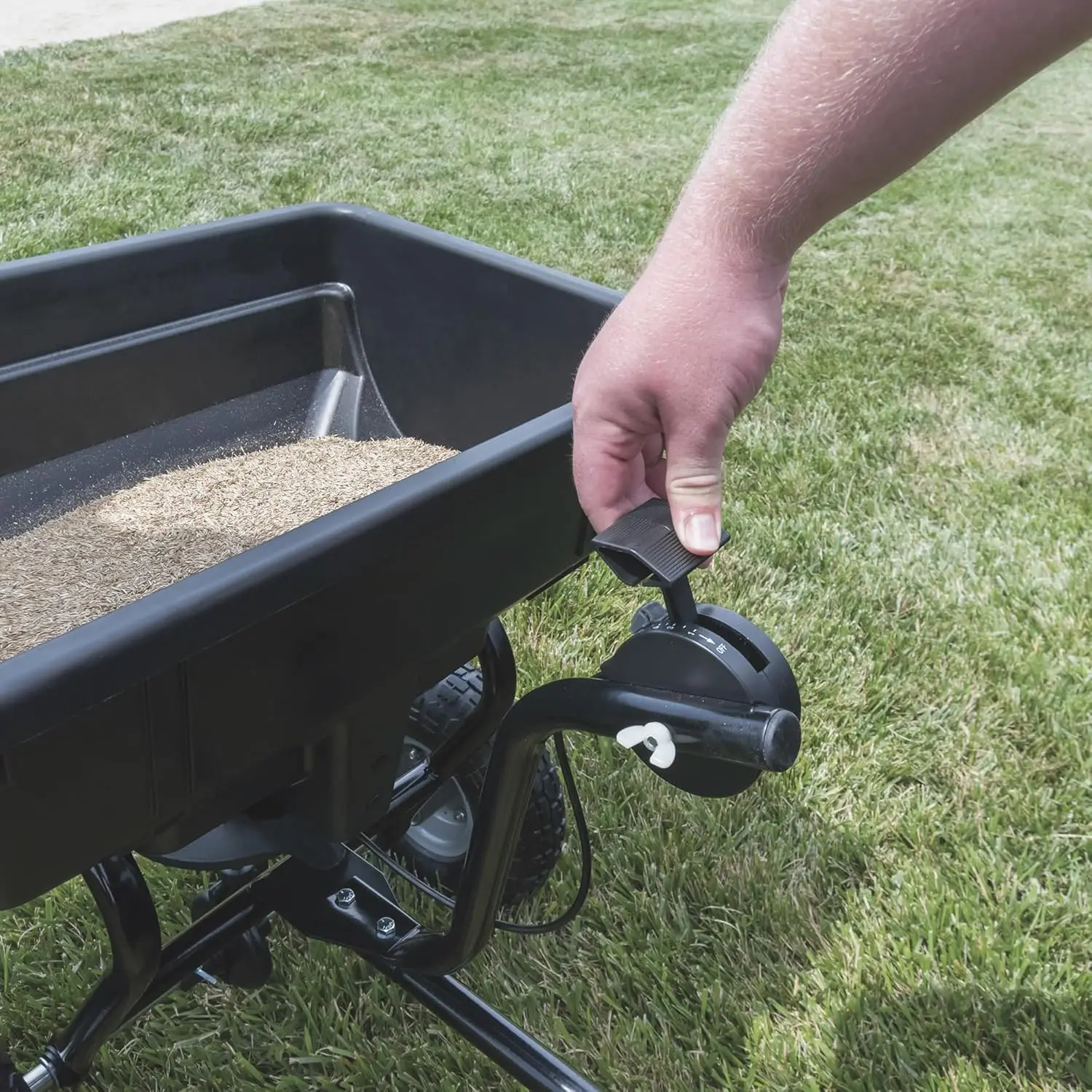 

[XMSJ-Limited Stock, Buy Now!]Tow-Behind Broadcast Spreader - 85-Lb. Capacity, Model Number 45-0530