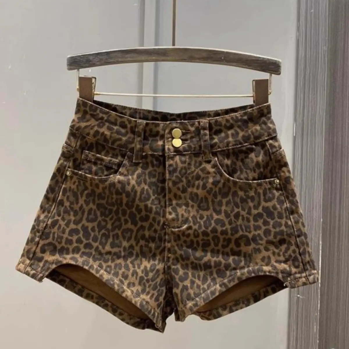 Women Clothes Trend Sexy Leopard High Waist Shorts Autumn Winter All-match Fashionable Buttons Slim Trousers Female Pants