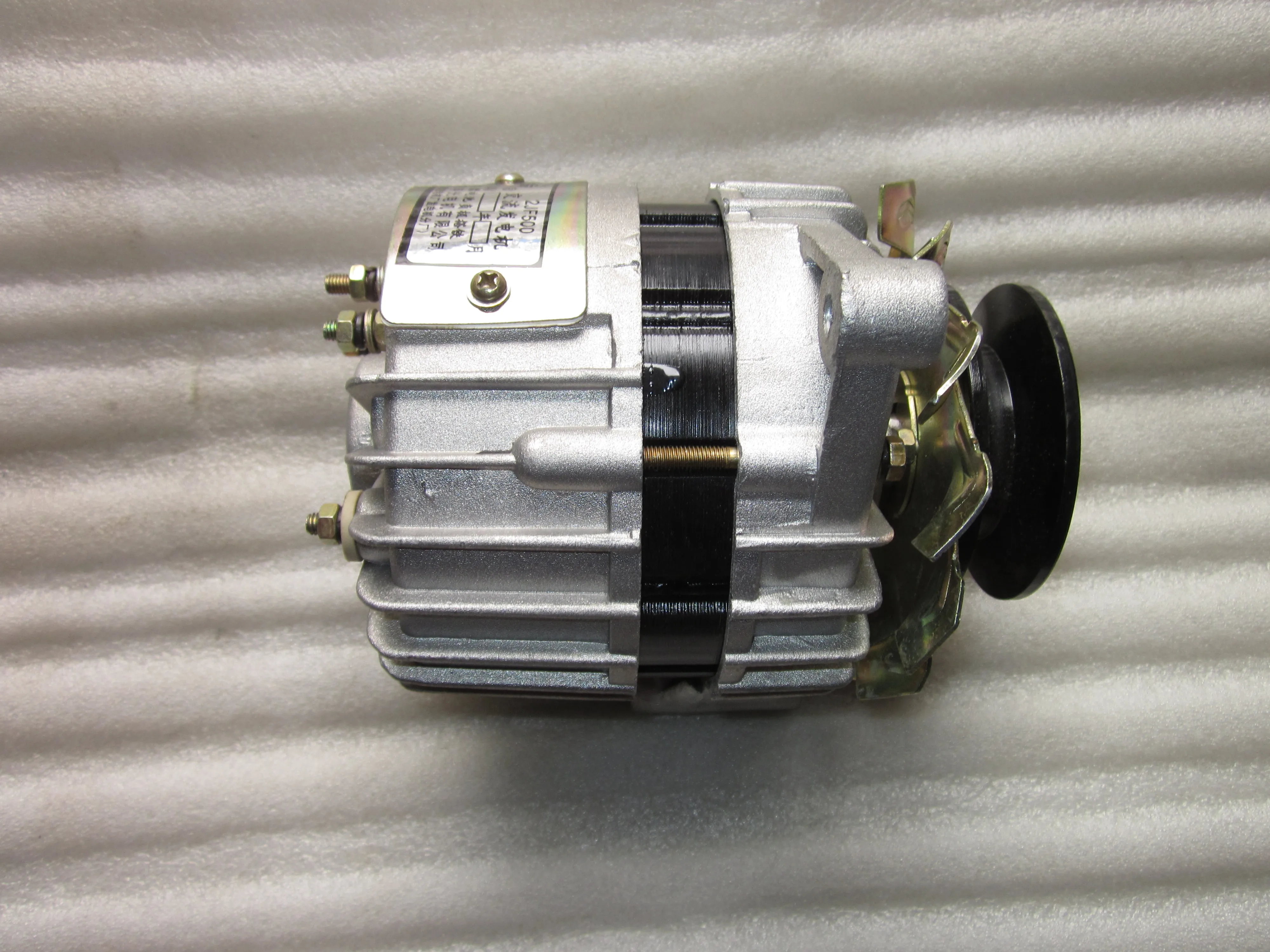 12V Alternator for Hubei Shenniu SN250 SN254 Tractor with 295T
