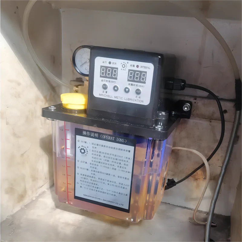 Pompa di lubrificazione automatica da 1,5 litri 220V/110V pompa olio digitale con Timer elettronico CNC con manometro