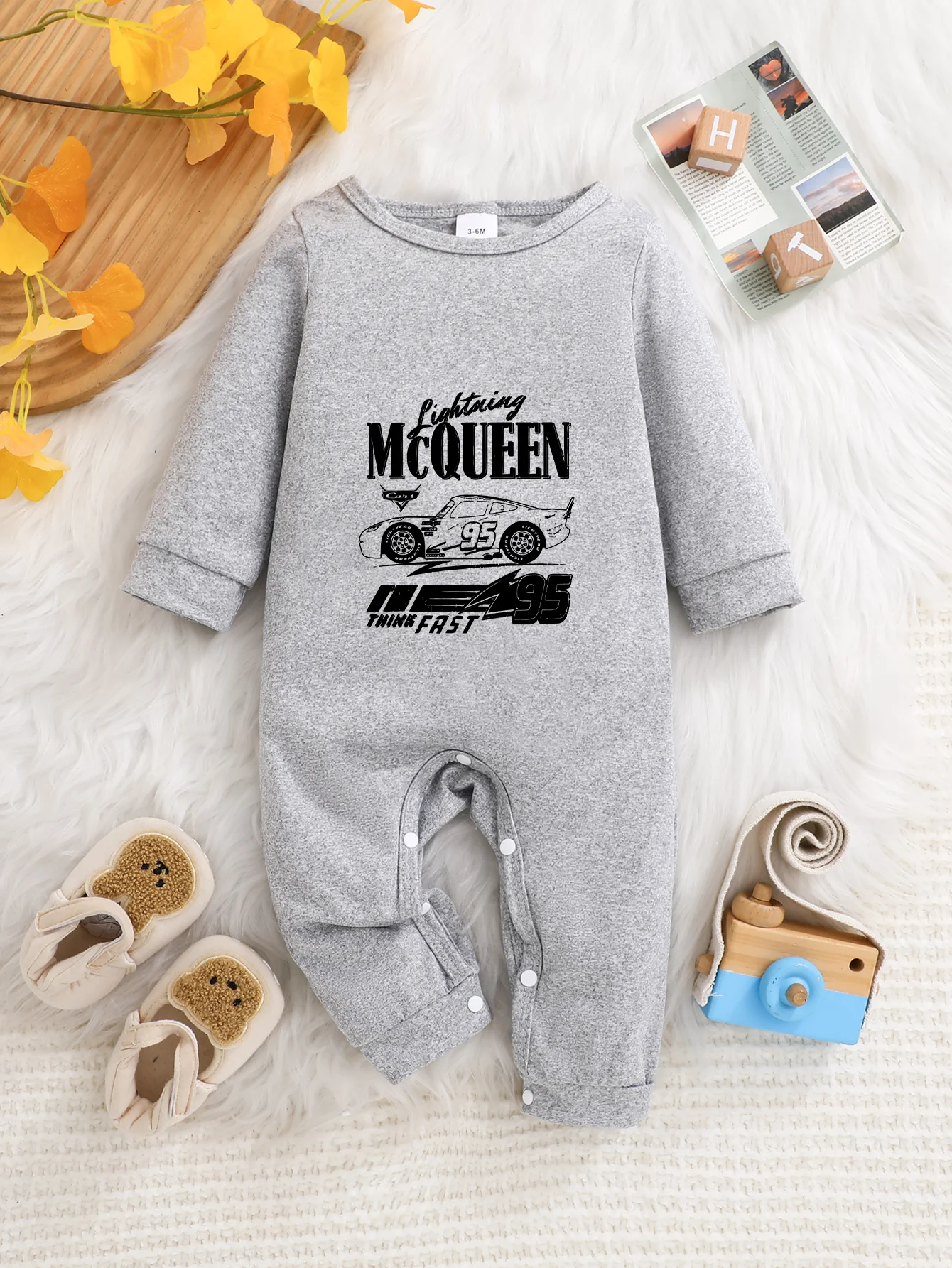 

【Officially Licensed】 Disney Cars Baby Long-Sleeve Romper | Soft Skin-Friendly Fabric with Lightning McQueen 95 Print