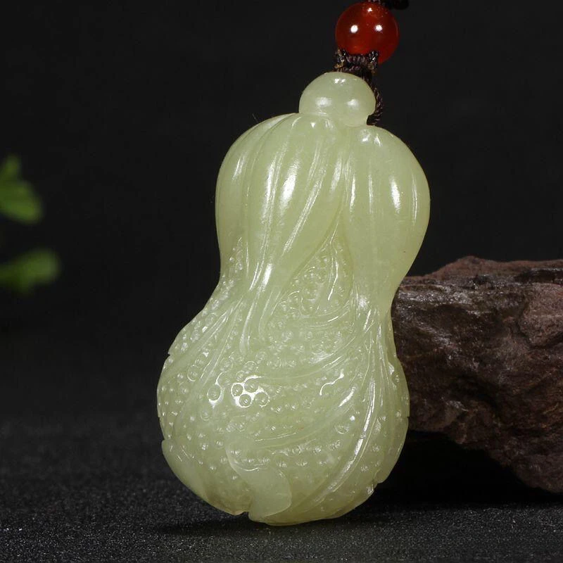 Chinese Cabbage Pendants with Yellow Mouth Materials Are Popular Pendants for Men and Women