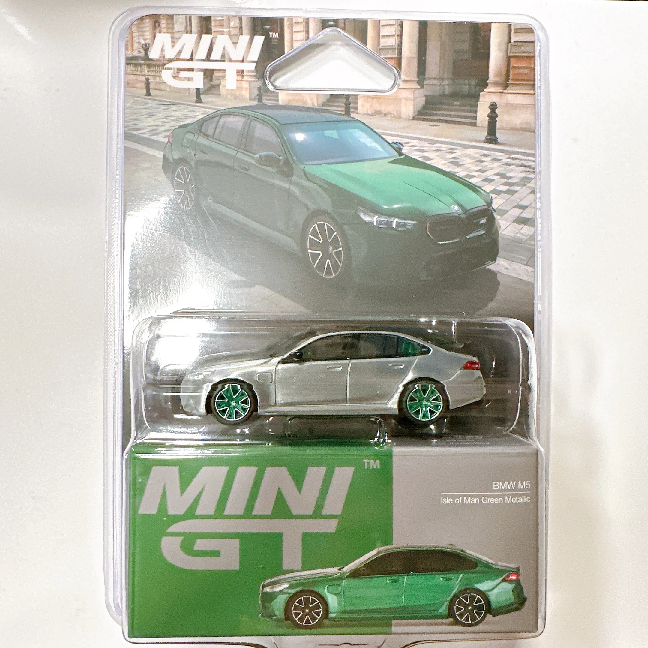 MINIGT 1086 *CHASE* 1:64 M5 BMW G90 Isle Of Man Green Metallic Model Samochodu z Odlewu Metalowego Kolekcja Zabawek