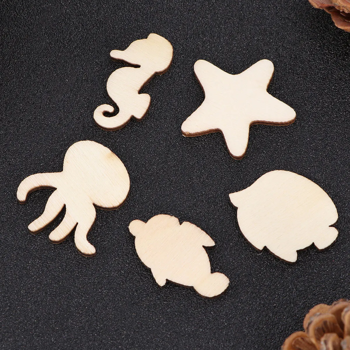 

200Pcs Wooden Crafts Cartoon Marine Animal Shapes DIY Cutouts Decorations for Birthday Wedding Christmas Wooden Ornaments