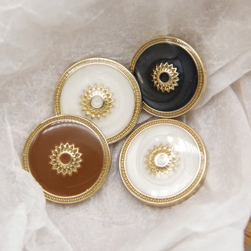 HENGC Retro Sun Flower Gold Metal Decorative Buttons For Clothing Vintage Coat Sweaters Jacket Sewing DIY Accessories Wholesale