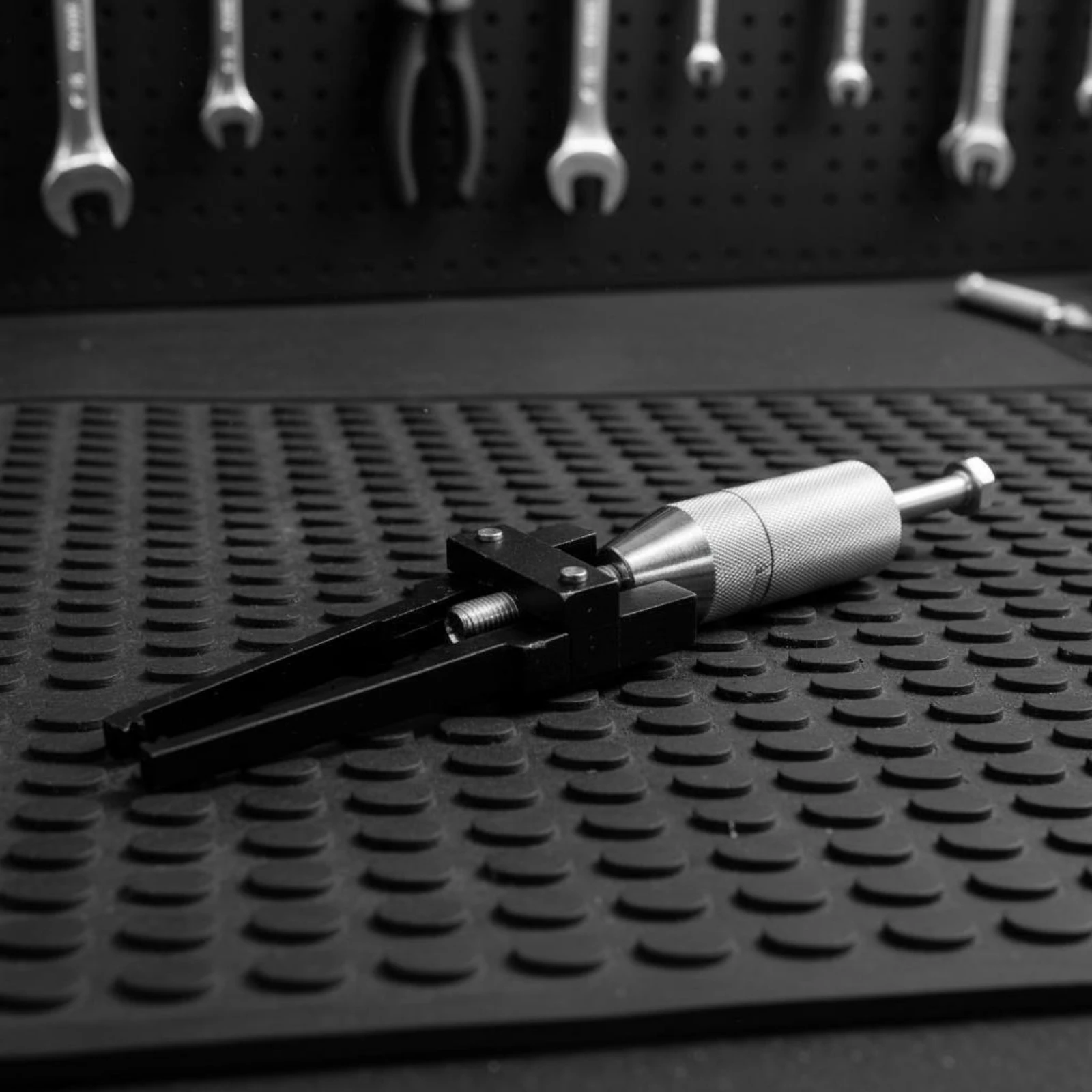

Fuel Injector Puller 45 Steel Injector Removal Tool Galvanized Split Clamp Head for Mechanics
