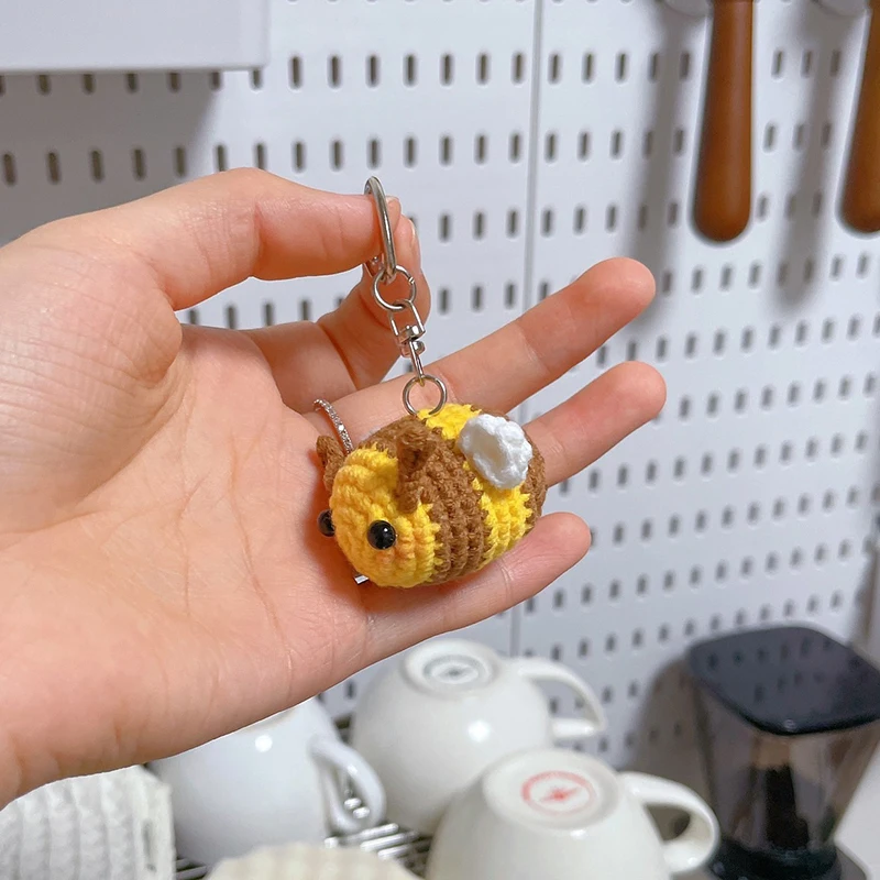 2PCS Crochet Bees DIY Handmade Knitted Keychain Keyring Crocheted Mini Bees Pendants Car Key Ring Handbag Charms Gifts