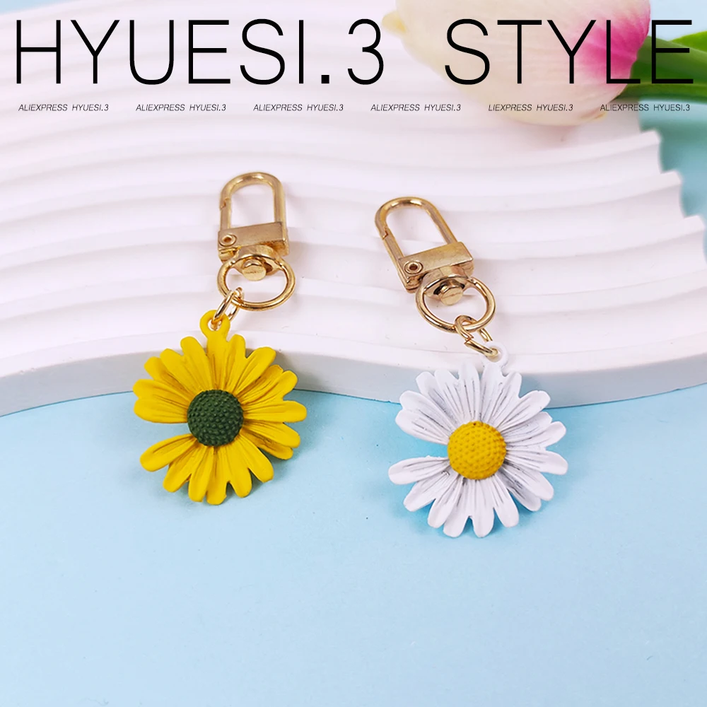 Cute Resin Sunflower Keychain Mini Daisy Flowers Key Holder For Women Girls Purse Handbag Earphone Case Hanging Pendant Decor