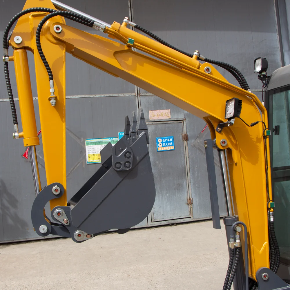 กําหนดเองราคาถูก 2.5 ตันรถขุดขนาดเล็กดีเซลพร้อมสิ่งที่แนบมาขุดตีนตะขาบสําหรับรถขุดไฮดรอลิกในสวน