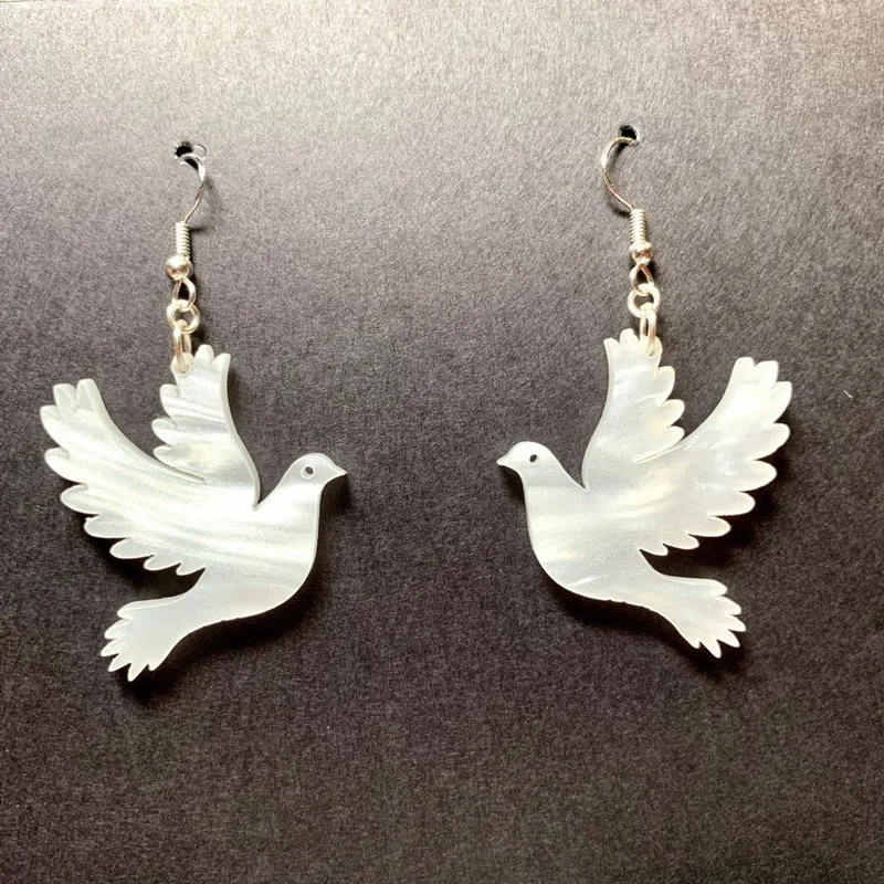 Creative White Acrylic Swallow Bird Personalized Earrings Women Fashion Temperament Lucky Dove Earrings Jewelry Accessories