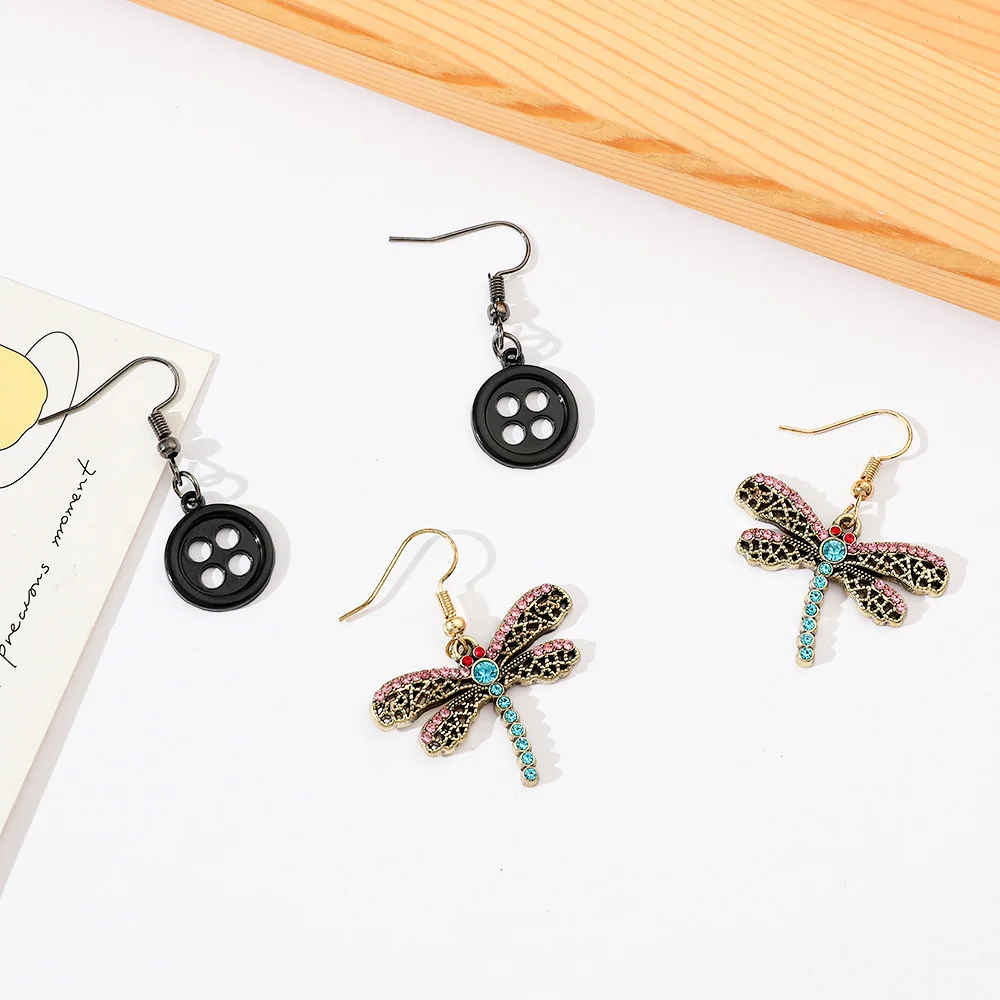 코랄라인 브로치 블랙 키 키체인 잠자리 머리핀 할로윈 크리스마스 파티 코스프레 액세서리 주얼리