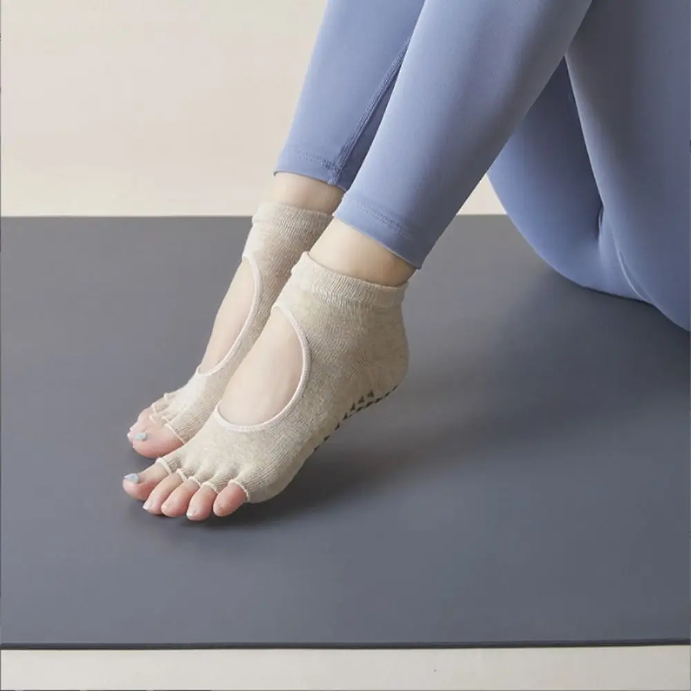 High Quality Anti-slip Yoga Pilates Socks Split Toe Solid Sport Socks Cotton Low-Ankle Five-finger Socks Running