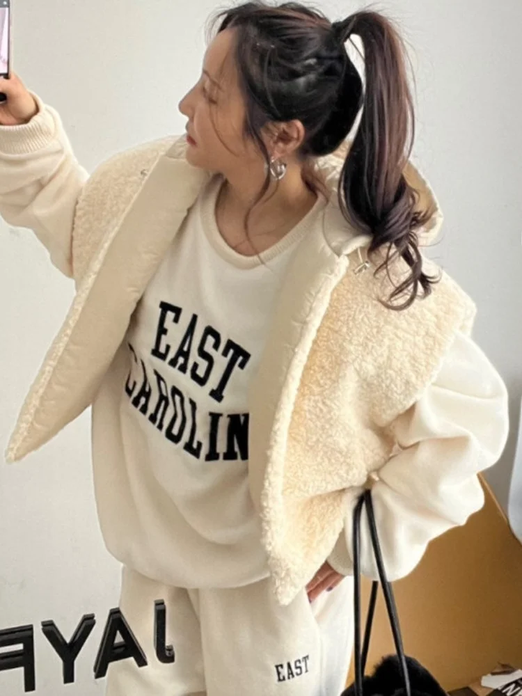 

Faionable Women's Autumn Winter Hooded Lamb Fur Vest Jaet Design Sensation Outerwear Quilted Gilet Chinese Brand