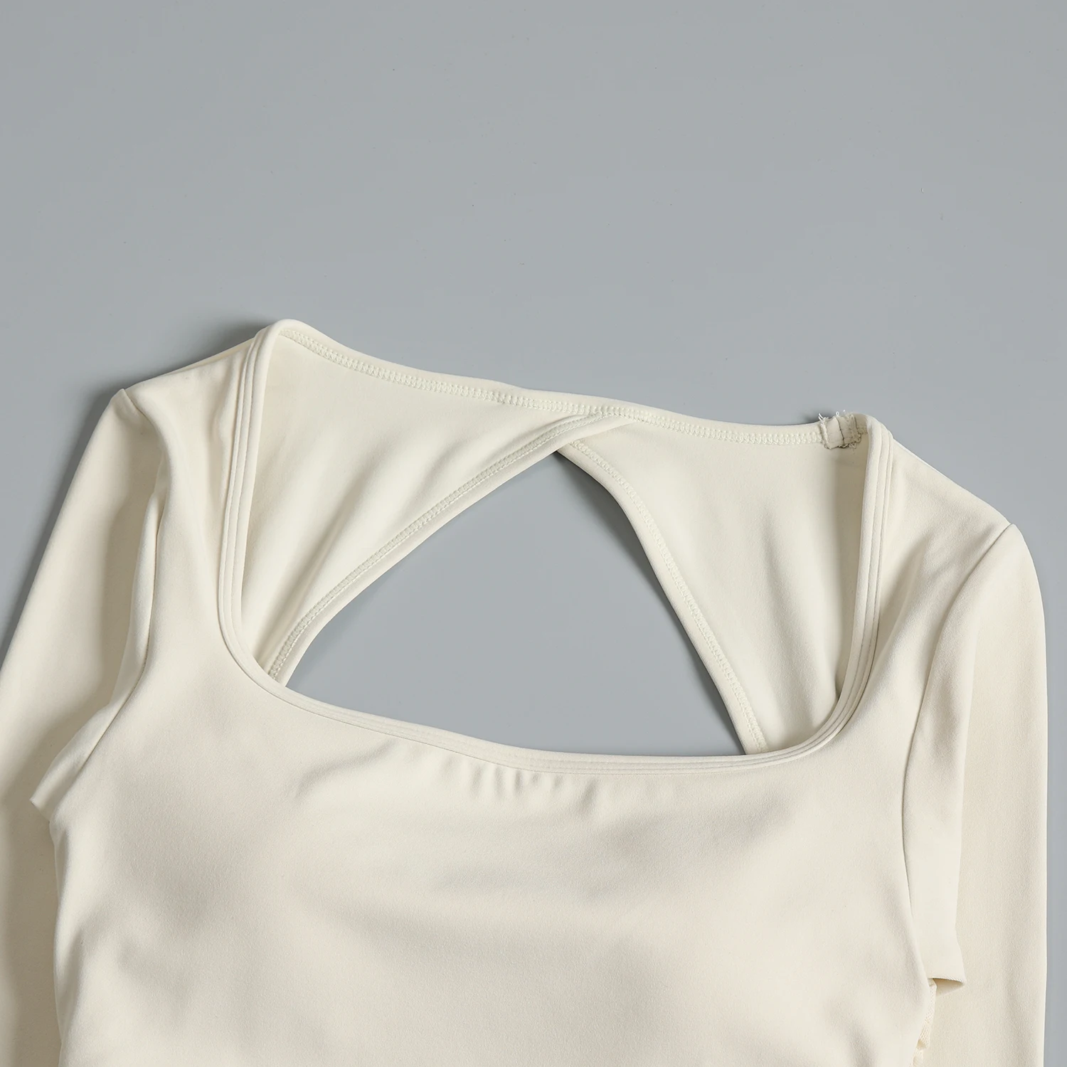 

Sports tops for women in fall high-end long-sleeved yoga clothes with chest pads professional Pilates training clothes