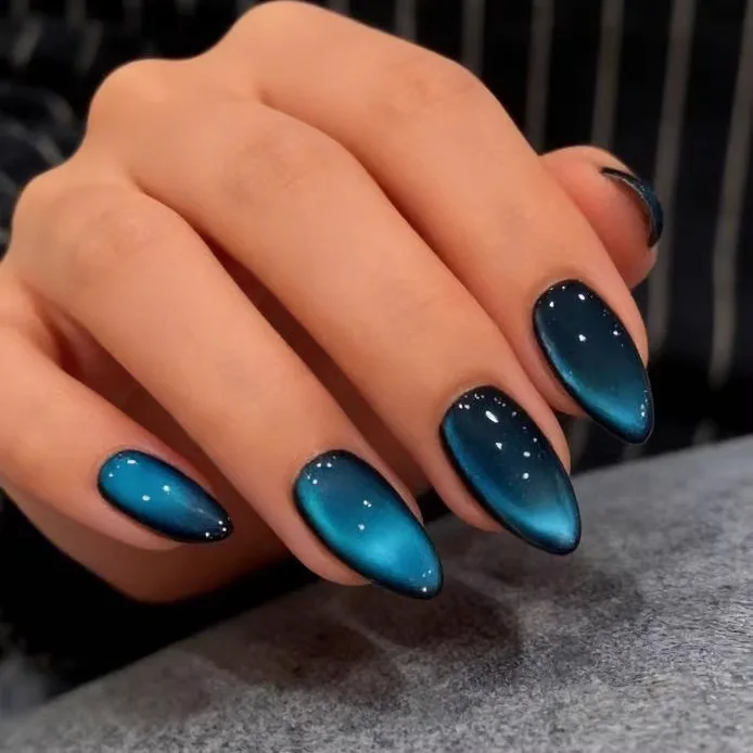 2026 New Minimalist 24-Piece Nail Art Design, High-End Sexy Style, Blue Cat Eye Design, Long Almond Wearable Nails