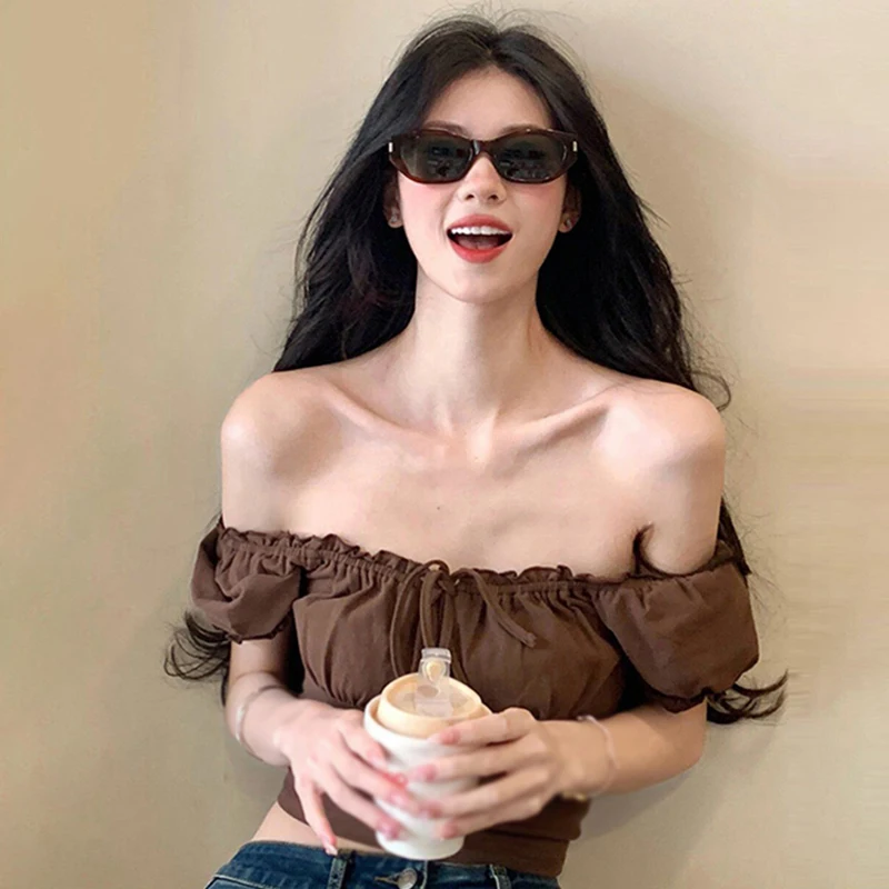 

Женская Однотонная футболка с квадратным вырезом, облегающий летний модный милый Повседневный укороченный топ в стиле преппи с вырезами и коротким рукавом