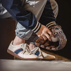 مادن خمر الألمانية التدريب أحذية البيسبول للرجل الأبيض عارضة في الهواء الطلق أحذية الجري أحذية رياضية الدانتيل المدربين أفضل 10 أحذية بيسبول مبيعا - رقم 6