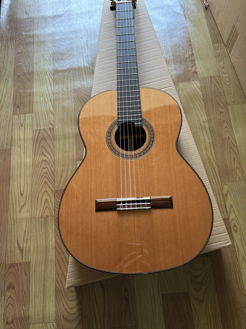 39 inch Full solid Spanish guitar,VENDIMIA Solid Cedar/Solid Rosewood,Classical guitar With 52mm nut,with Hard case AC130