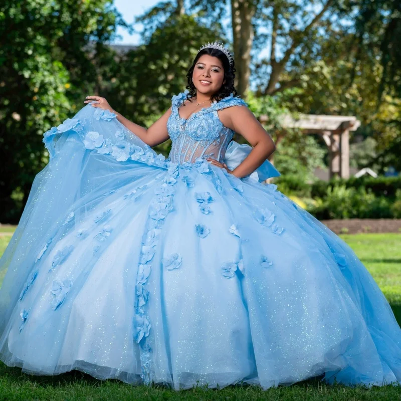 فستان Quinceanera أزرق سماوي لامع عاري الكتفين لامع ثلاثي الأبعاد على شكل زهرة ملصق دانتيل بذيل طويل فيونكة فيستدوس دي 15 Quinceanera تخصيص #2