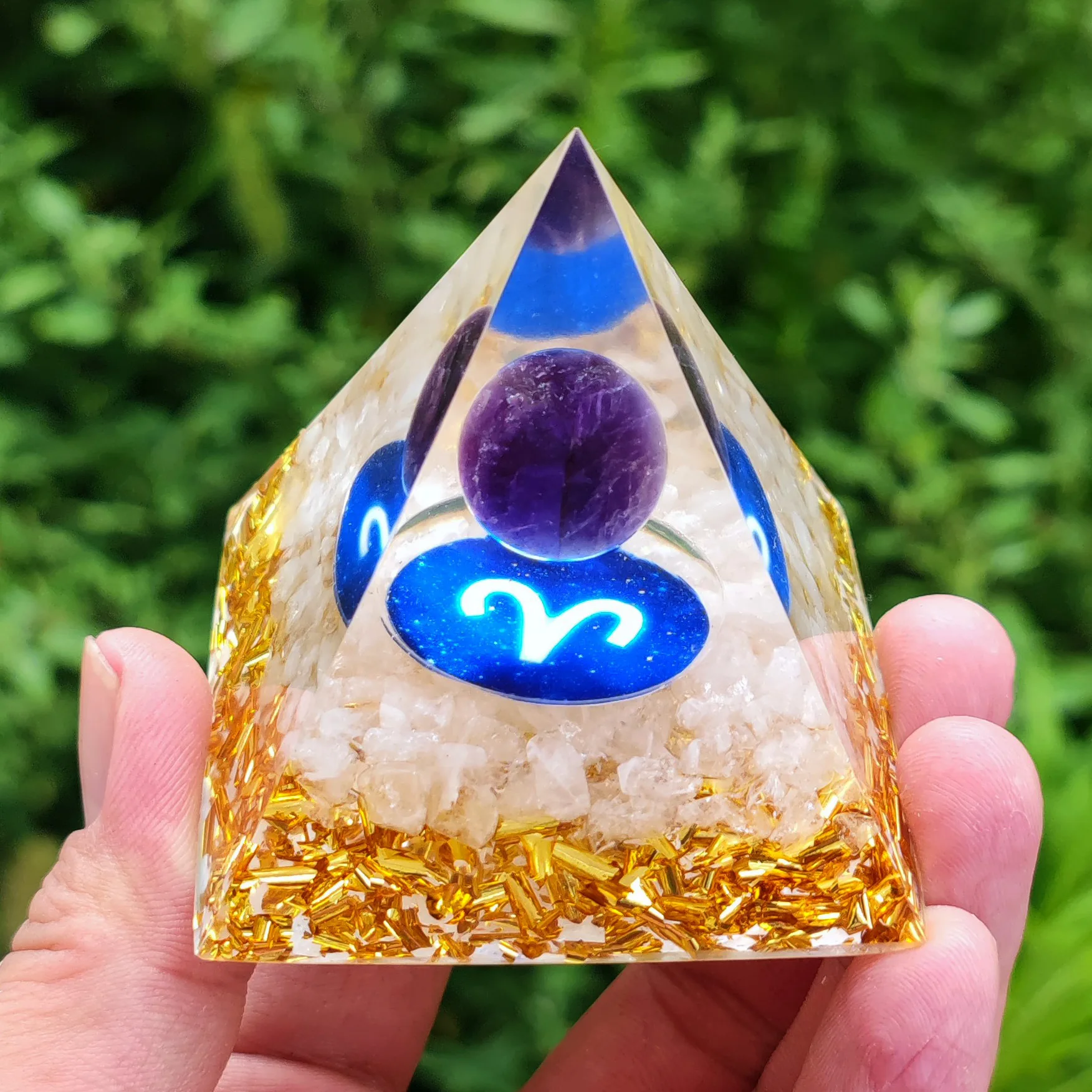 

Crystal Ball Crushed Stone Pyramid Home Crafts Resin Decor Reiki Natural Mineral Crystal 12 Constellation Oganite Pyramid