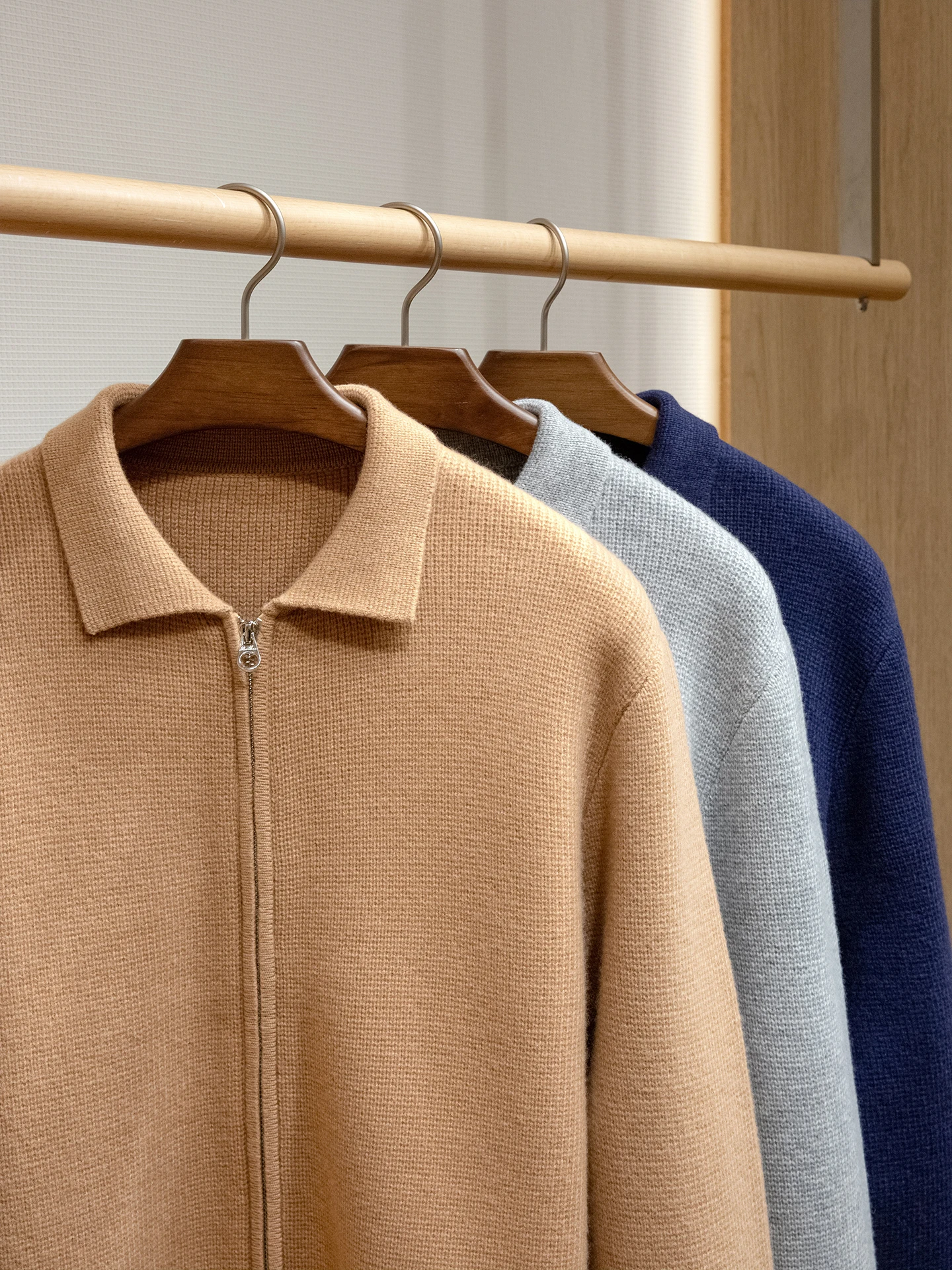 High Gauge 26-Strand 00% Wool Zipper Front Collared Men's Sweater Warm Commute Long Sve Knitwear for Autumn Season