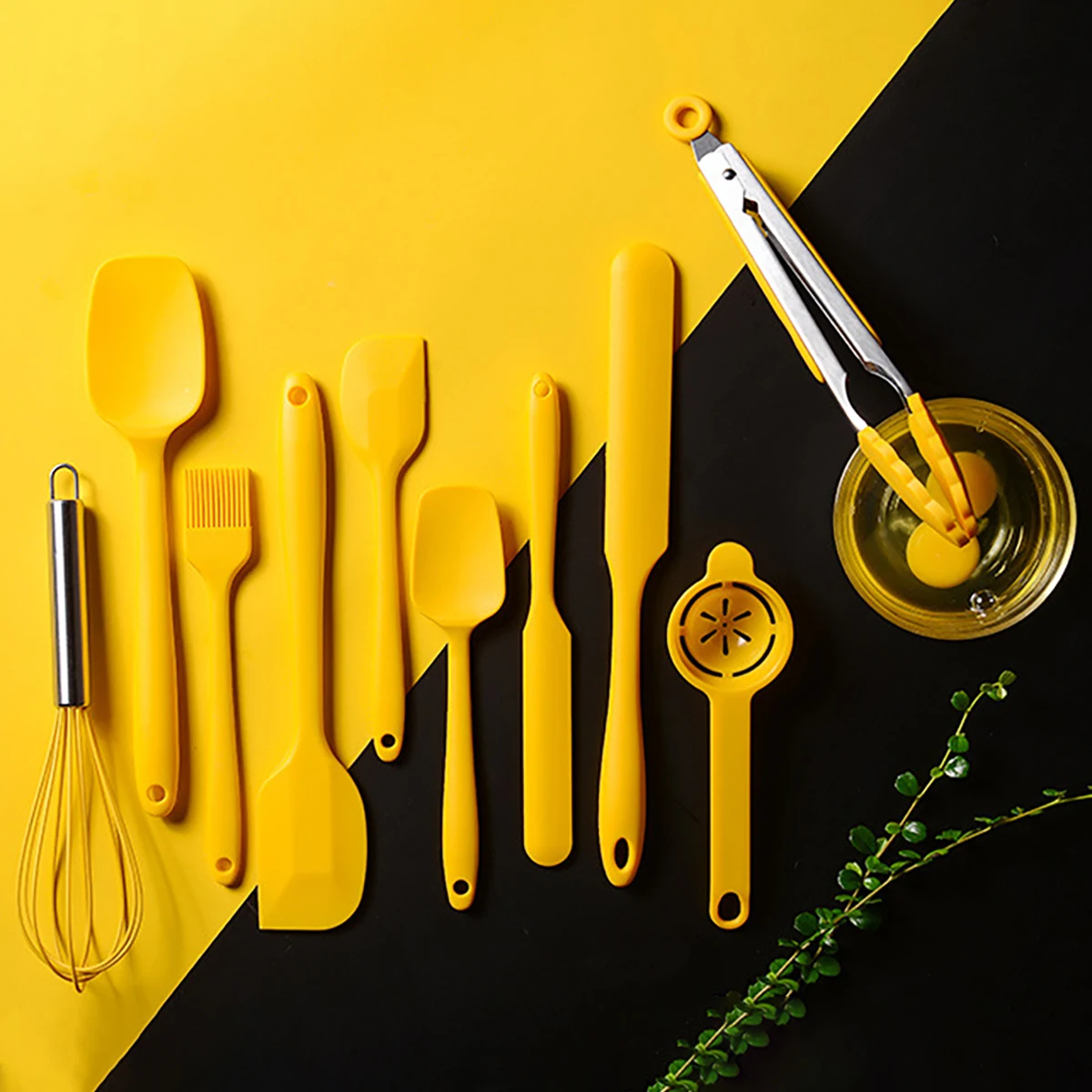 10pcs Yellow Kitchenware Set Silicone Baking Tool Set Scraper Oil Brush Egg Beater Food Clip with Storage Bucket  Kitchen Gadget