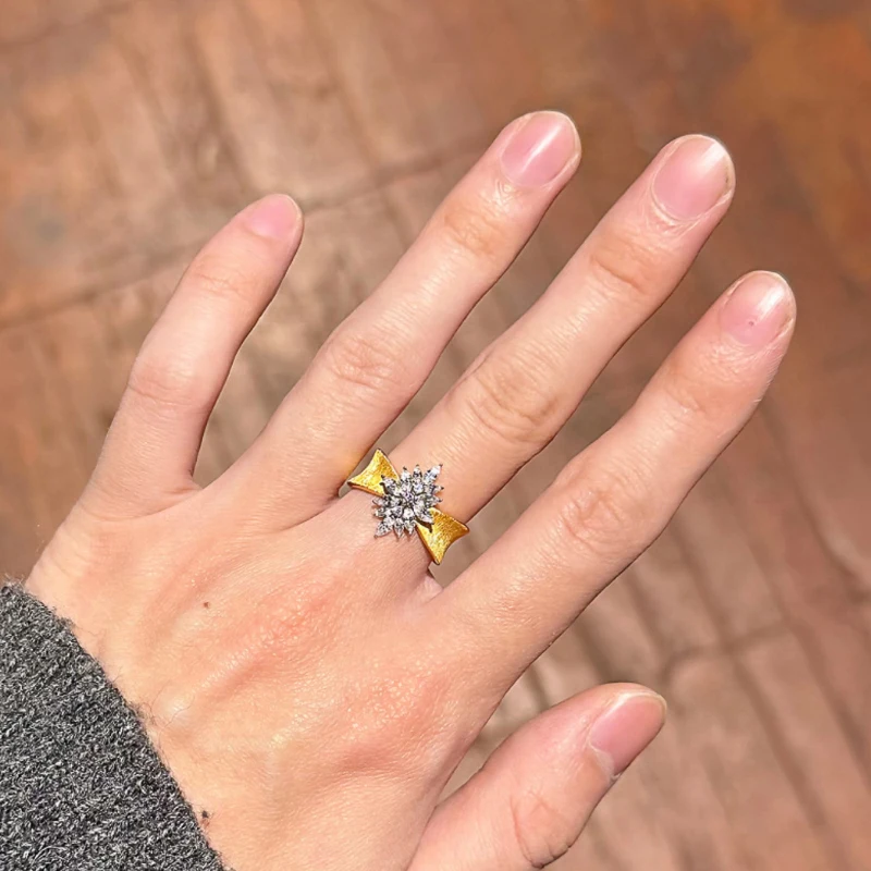 Inspired Inlay Diamonds Palace Style Brushed Snowflake Ring Exquisite and Luxurious Fashion Rings for Women Wedding Jewelry