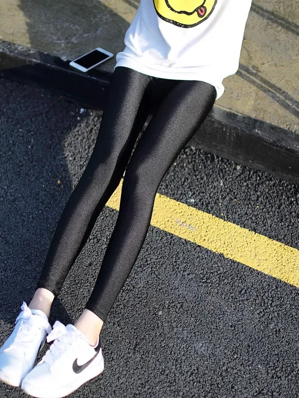 光沢のある薄い女性用ベースレイヤーパンツ春夏アウトドアウェアブラ7/9丈タイトスリムSOS接続パンツ