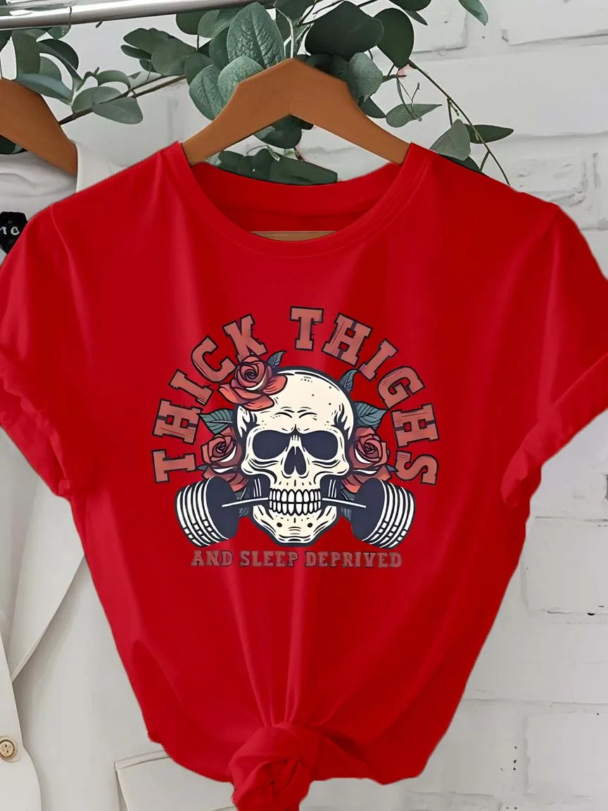 Top de talla grande con motivo de calavera de moda con rosas y pesas para moda - Vibes delanteros