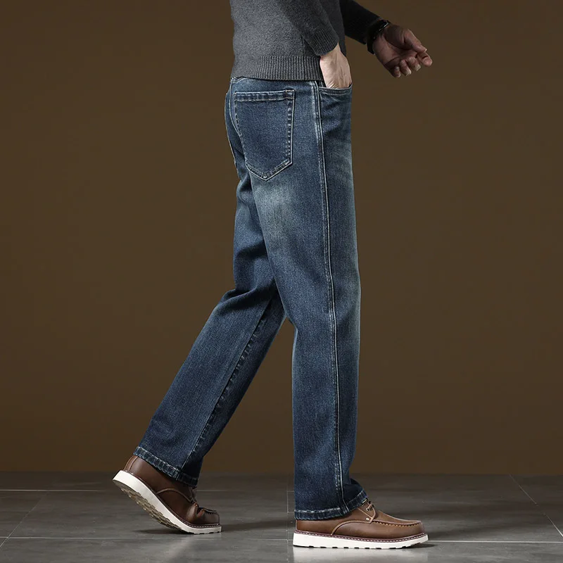 جينز مستقيم فضفاض غير رسمي مرن جديد للخريف والشتاء مناسب تمامًا للرجال