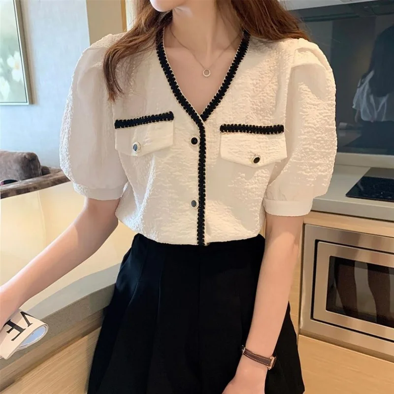 2023 New Summer Exquisite Temperament Small Fragrance V-neck Panel Pocket Button Bubble Sleeve Pleated Texture Women's Shirt