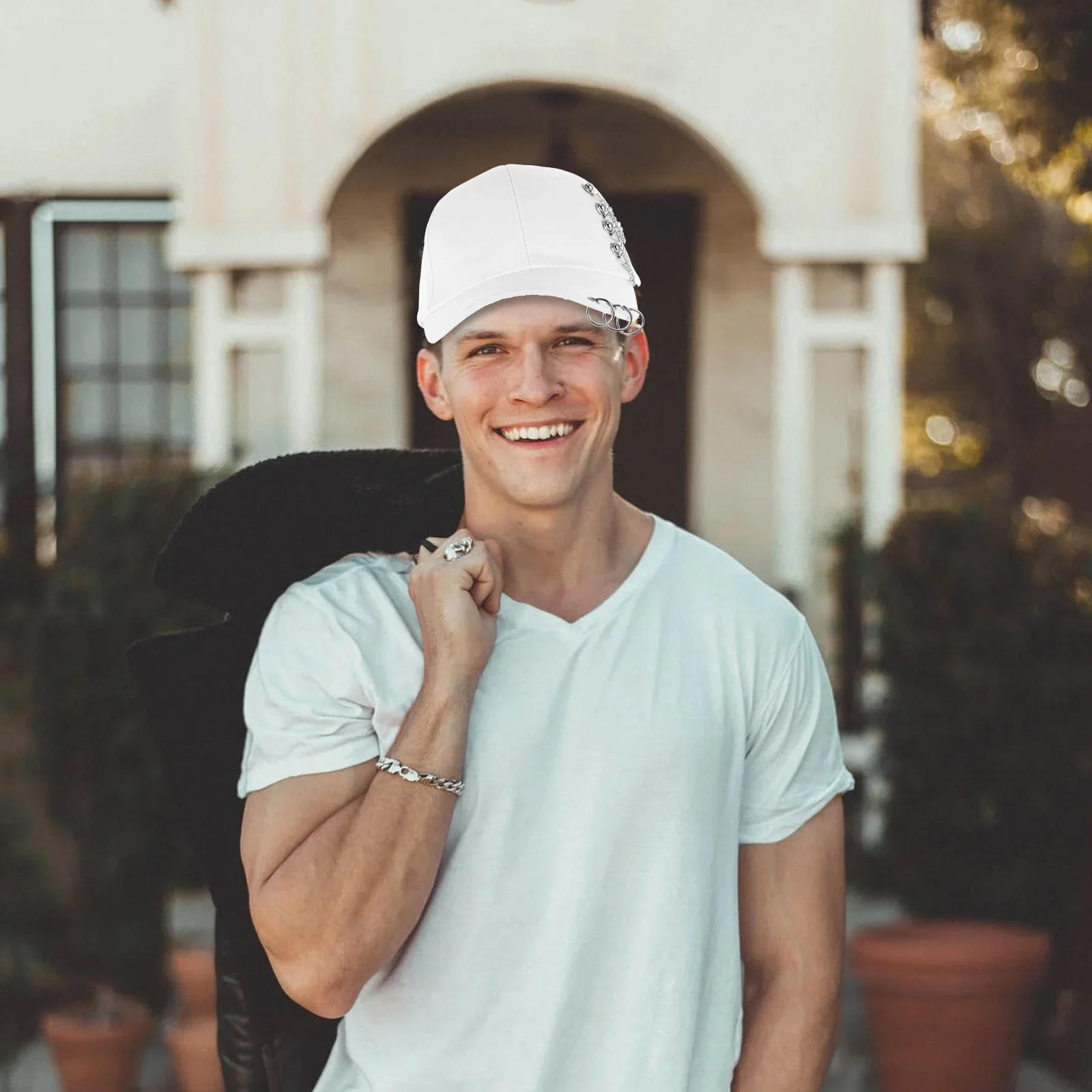 

Peaked Baseball Hat Chain Design White 55-59cm Fashionable All-Match Comfortable Breathable Perfect for Outdoor Travel