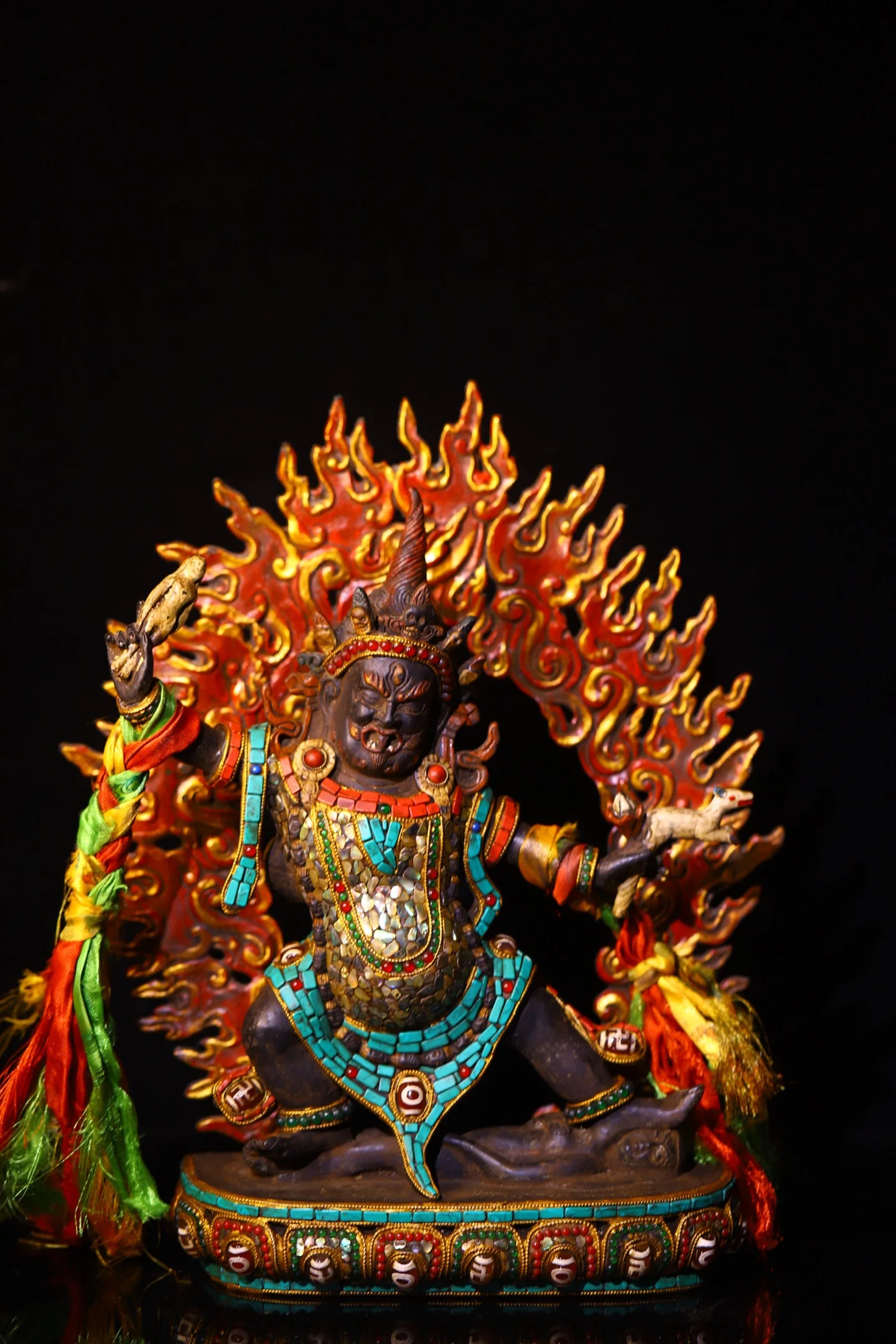 

Nepalese Temples Old Bronze Painted Mosaic Gem gZi Beads Turquoise Vajrayana Bodhisattva Backlight Buddha Terrace Sitting Buddha