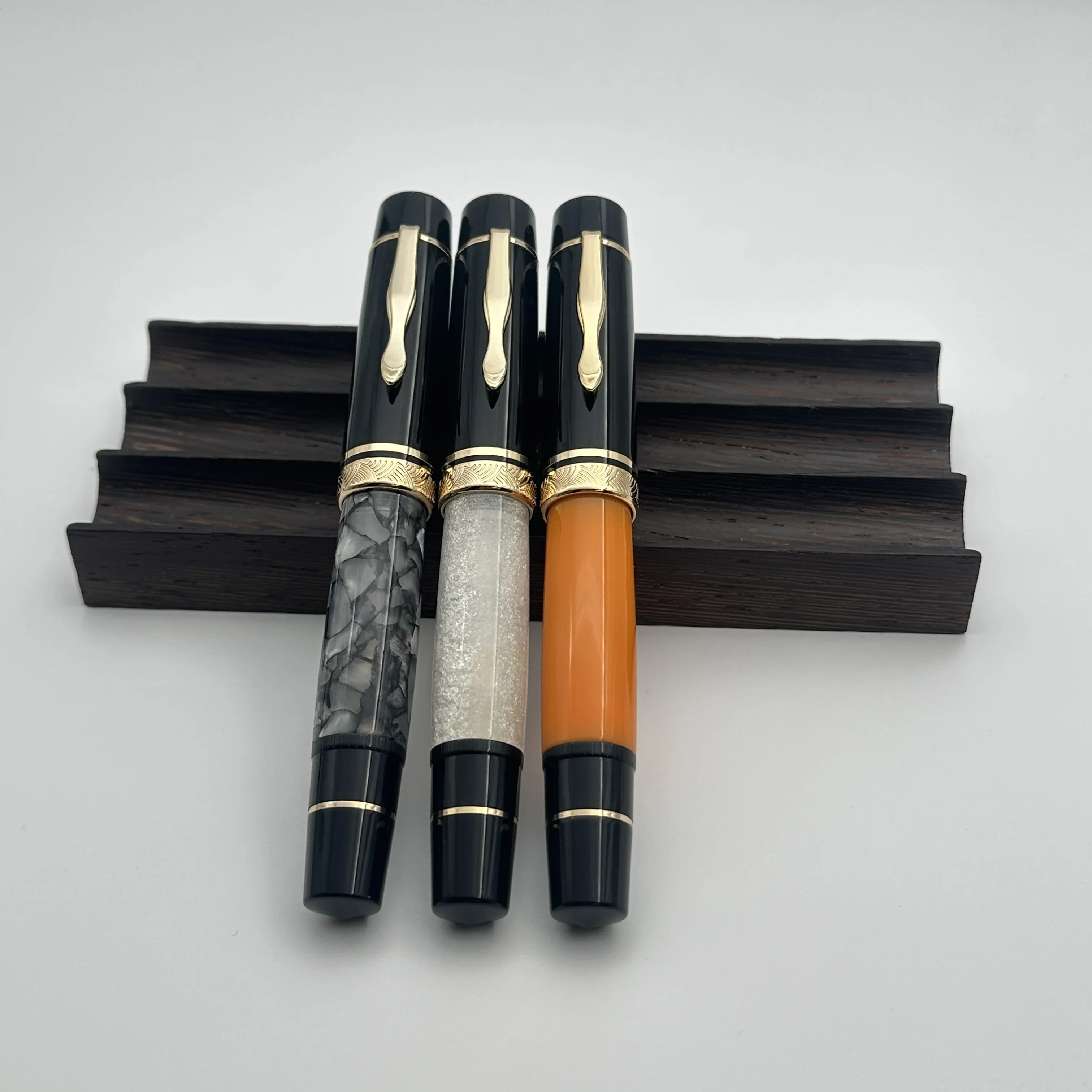 Majohn P139 BOCK NO.8 Nib Sublime Black Rock Piston Fountain Pen 8 F/M Nib, Brass Piston System Gray Acrylic Writing Gift Pen