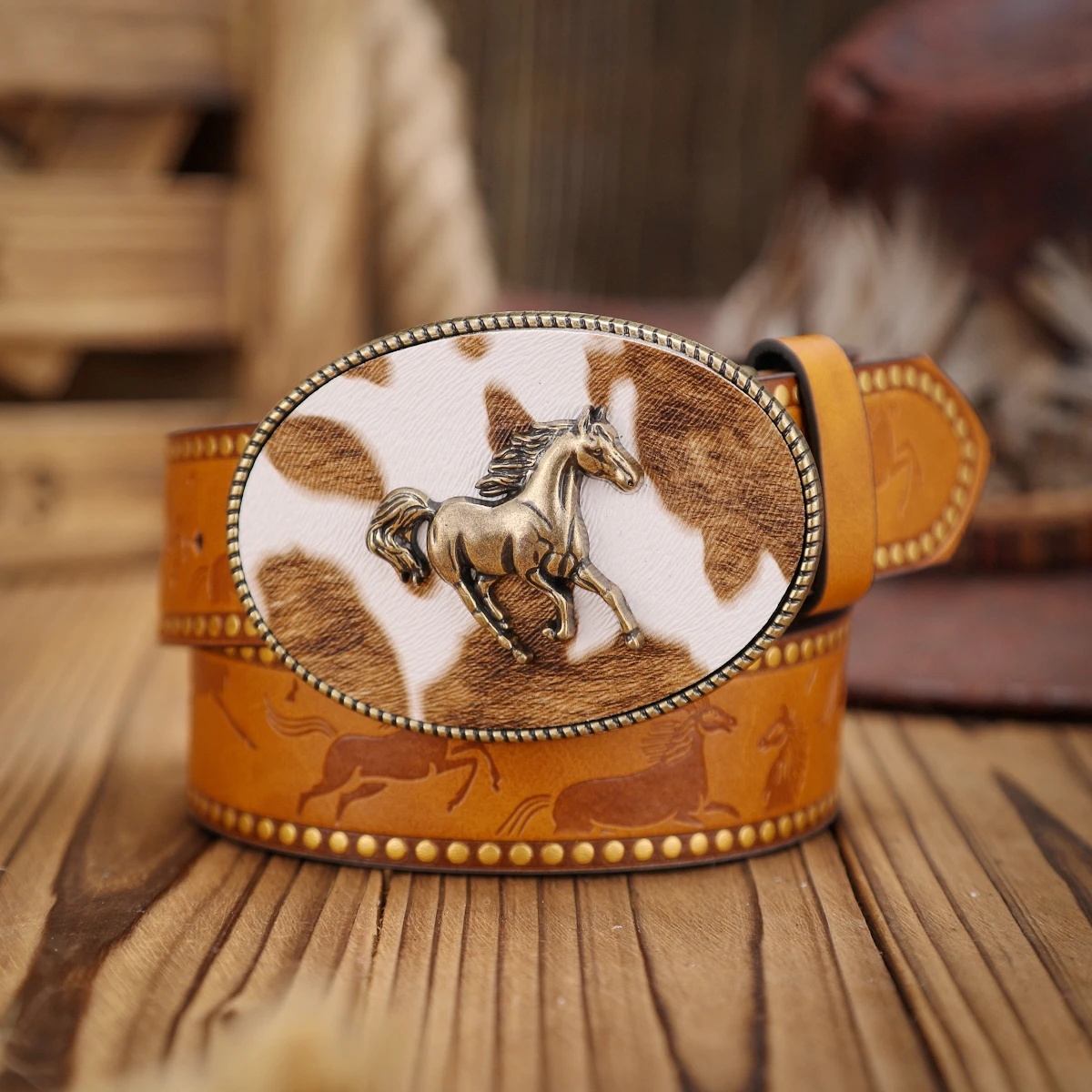 Ein PU-Ledergürtel im Western-Stil für Damen und Herren, ein klassischer und lässiger Retro-Gürtel. – Detail 3