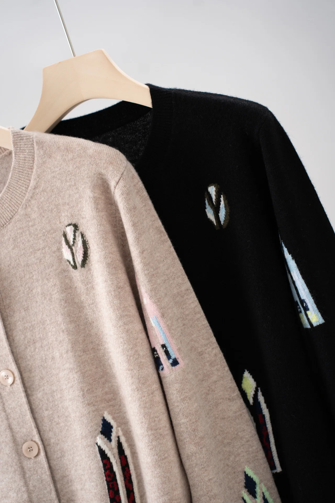 Top Qualität Neue Wolle Kaschmir Gestrickte Mäntel 2025, Herbst Winter Strickwaren Frauen Farbe Block Stickerei Vintage Khaki Schwarz Mäntel