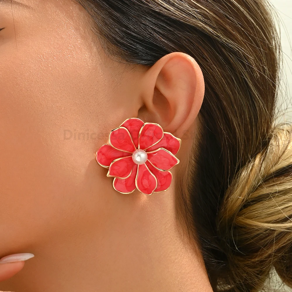 Fashion Charming Enamel Metal Flower Imitation Pearl Decor Stud Earrings For Women Luxury Design Wedding Party Statement Jewelry