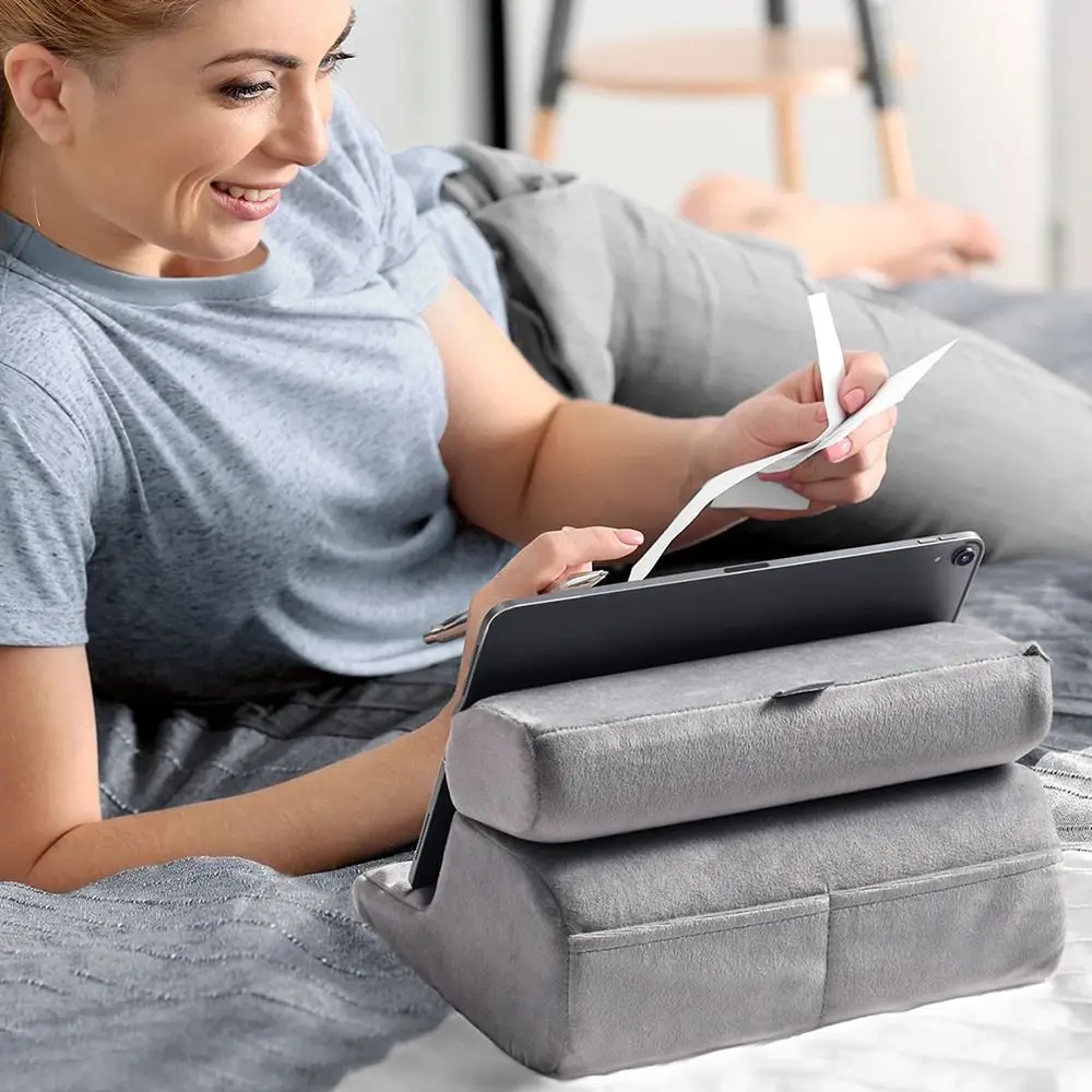 

2-in-1 Tablet Pillow Stand for Lap Multi-angle Adjustment Foldable Bed Sofa Phone Holder with Side Pocket Multifunctional