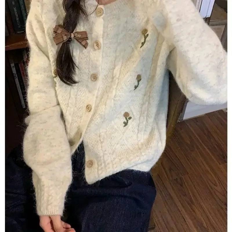 

Мягкий уютный женский трикотаж с круглым вырезом и длинными рукавами, свободный крой с цветочным узором, осень-зима, новый стиль, универсальный модный свитер