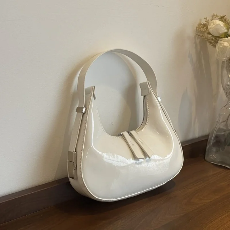 

2025 Новая высококачественная женская кожаная сумка, роскошный бренд, известный дизайнер, повседневная классическая парижская модная атмосфера ​