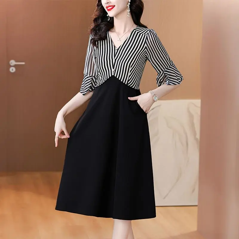 Temperament Office Lady Summer New Dresses Women\'s V-Neck Striped Button Patchwork Slim Half Sleeve Fake Two Pieces A-line Dress