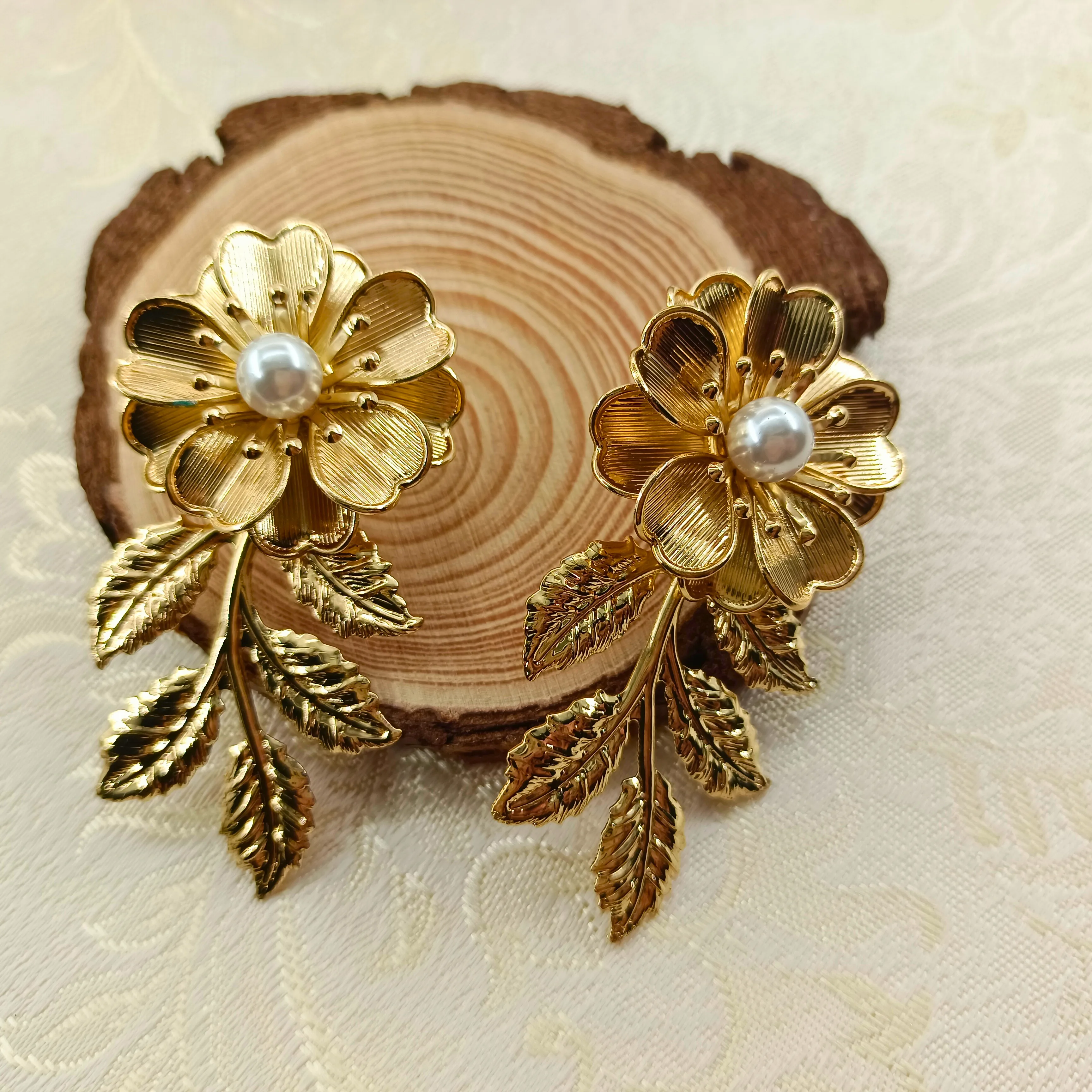 أقراط على شكل زهرة وأوراق شجر للنساء إكسسوارات مجوهرات أذن عصرية بسيطة رائجة البيع هدية للحفلات 2024 نمط جديد