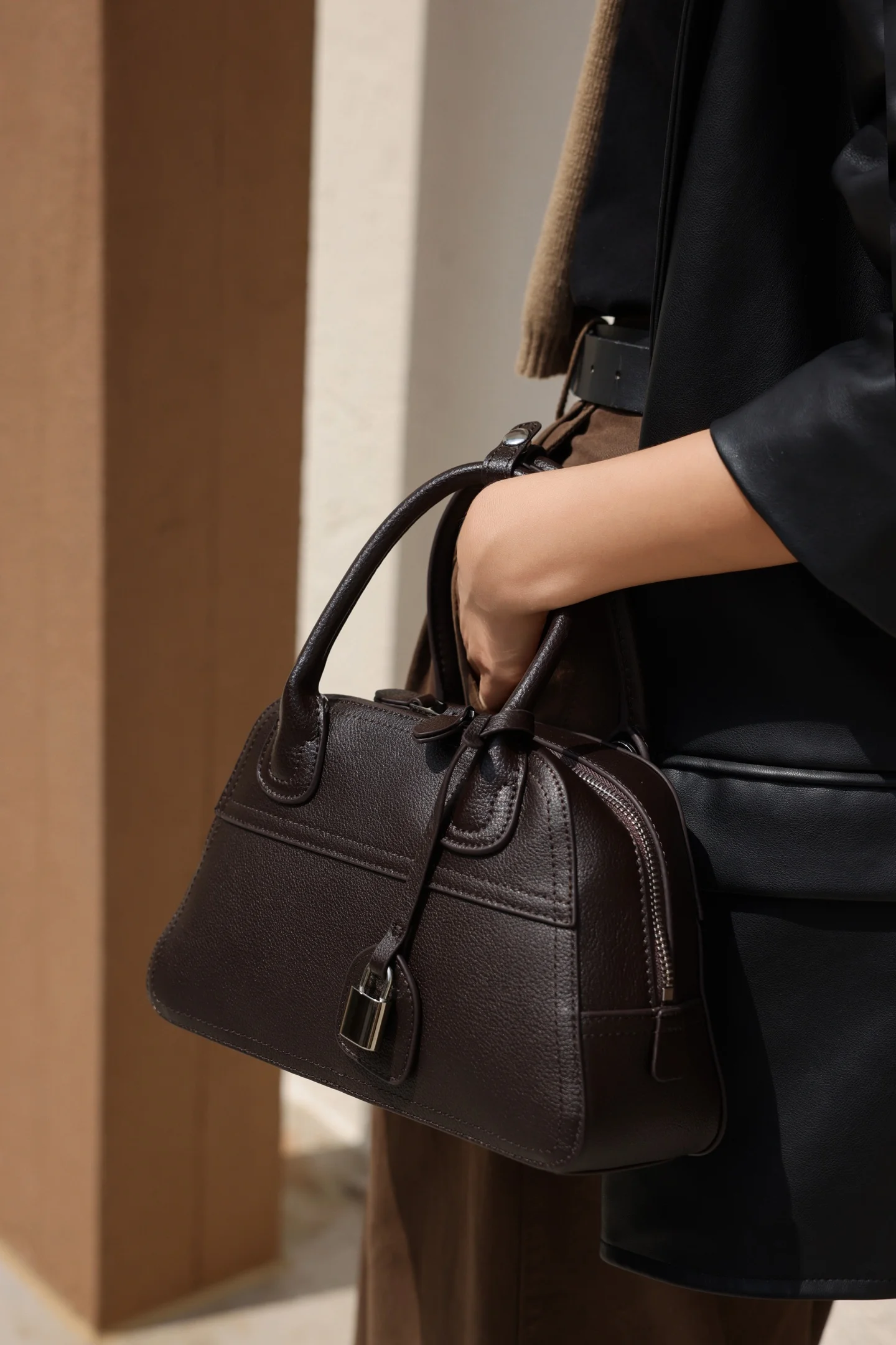 2026 New Women Black Bowling Bag, Handbag for Daily Use