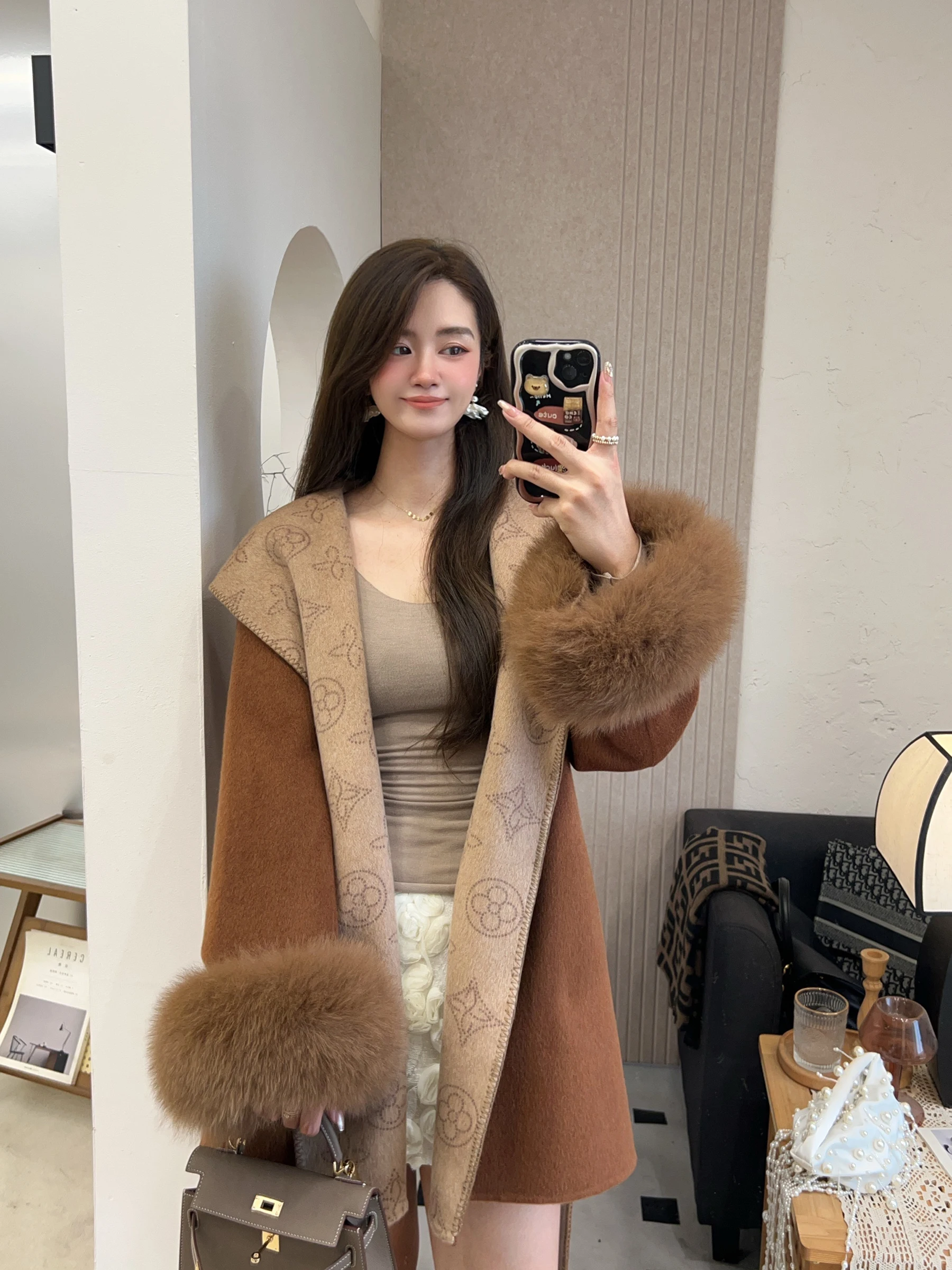 معطف صوفي جديد بغطاء للرأس مطبوع على الوجهين، معطف متوسط إلى طويل من فرو الثعلب للنساء